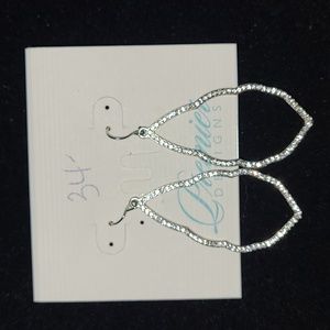 Premier Designs Mallory, silver sparkling earrings